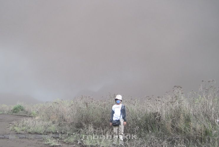 Si Bungsu di bawah letusan hebat G, Bromo 2010. Dokpri