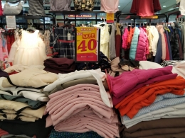 Raja FO menyediakan big sale 40% untuk koleksi baju branded wanita (sumber: dokumentasi pribadi)