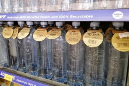 Botol Aqua Life, recycled 100 % - foto: dokpri