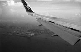 Pemandangan Teluk Jakarta dari ketinggian (Leica M3 on Ilford. Dokpri)