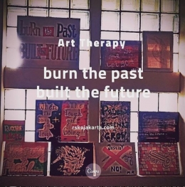 Deskripsi : Seni melukis bagian dari art therapy I Sumber Foto : dokpri RSKO Jakarta