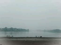 Kapuas Diselimuti Kabut Asap (foto: wawan)