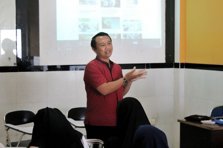 Foto : Istimewa - Ketua IKA STIKI Indonesia dalam suatu momen kegiatan di Kampus STIKI Indonesia.