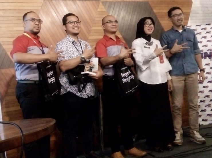 Bpk Adhis, Bpk Dias, Bpk Windhu, Ibu Tri, Bpk Nurullah CEO Kompasiana Malang / dokpri AZ
