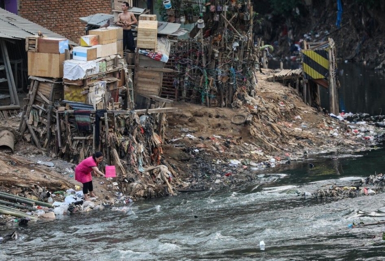 Bantaran Sungai Ciliwung, Manggarai Jakarta saat ini (foto.kompas.com).