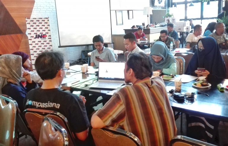Para content creator, blogger dan Kompasianer di JNE Kopiwriting Kota Malang (dokpri)