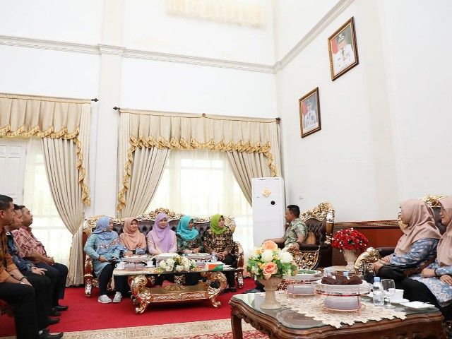 Bupati Bantaeng (ketiga dari kanan) menerima kunjungan rombongan Dinkes Kota Bogor (12/09/19) | dokpri