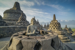 Deskripsi : Borobudur merupakan kuil BUddha terbesar di dunia I Sumber Foto : borobudurpark.com
