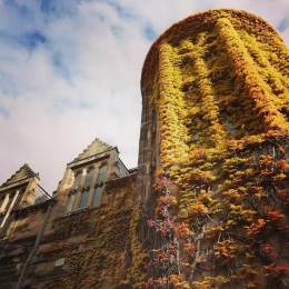 Bangunan Univ. Aberdeen yang ikonik (foto: Jeny Irene Tarigan) 