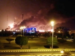 Serangan ke pengolahan minyak Aramco mengganggu suplai minyak dunia. Photo: Gulf news