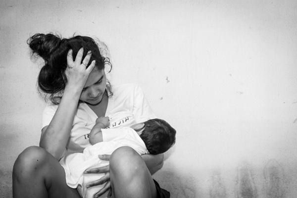 https://cantik.tempo.co/read/1095142/6-sebab-ibu-mengalami-depresi-setelah-melahirkan 
