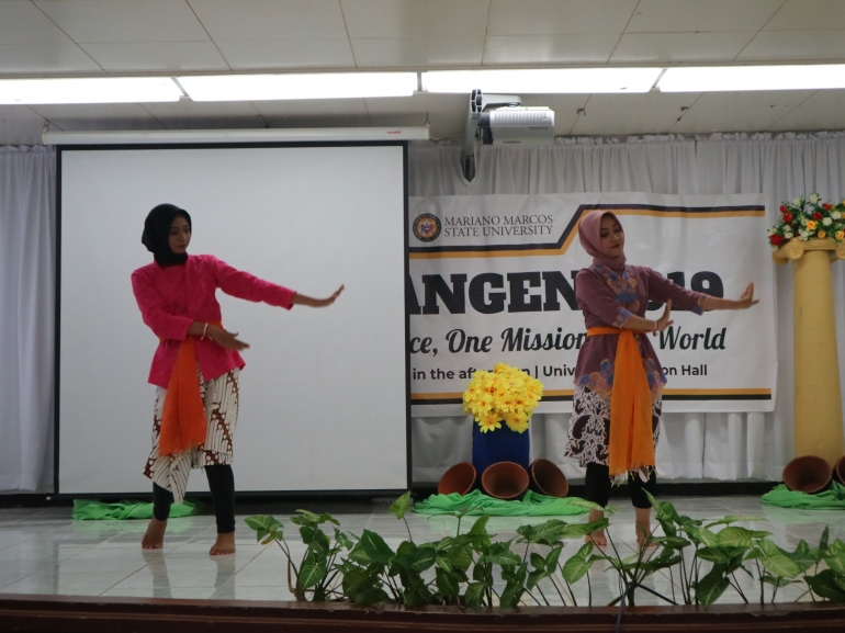 Penampilan tari tradisional di acara Linnangen International Days 2019, Filipina | dokpri