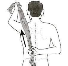 Deskripsi : Contoh gerakan towel stretch I Sumber Foto : fisioterapi
