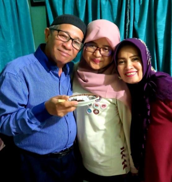 ket,foto :harifuddin bersama keluarga/foto kiriman Harifuddin