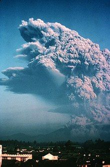 erupsi Galunggung 1982 ( gambar: wikipedia.org)