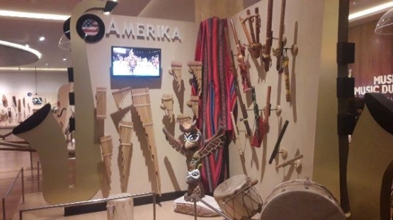 Indian juga punya alat musik bambu (dokpri)