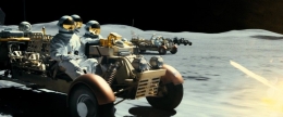 Salah satu adegan  film di permukaan Bulan (sumber: Los Angeles Times - LATimes.com)
