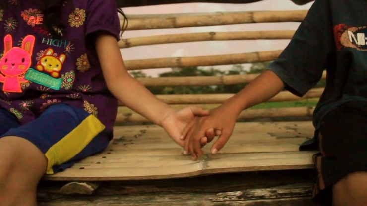Bucin (Budak Cinta). Gambar dari Film Pendek Cinta Anak SD. (youtube.com)