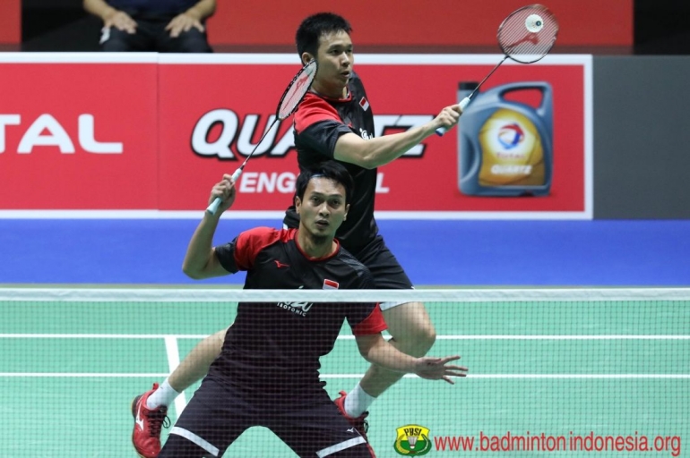 Ahsan/Hendra semakin efektif dengan kemampaun bertukar posisi (foto:badmintonindonesia.org).