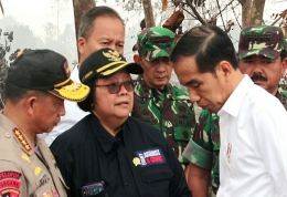 Ilustrasi/Presiden RI Ir. H. Jokowi bersma Pejabat terkait lainnya seyogyanya dapat bersikap bijak | Dokumen Puspen TNI