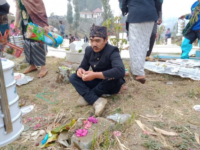 Belum tega meninggalkan leluhur. Dokpri