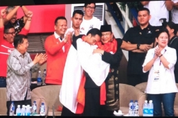 Ilustrsi Foto Jokowi dan Prabowo Berpelukan di acara Asian Games 2018/Kompas.com