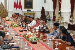 Presiden Joko Widodo mengundang puluhan tokoh ke Istana Kepresidenan, Jakarta, Kamis (26/9/2019). Jokowi membahas sejumlah hal dengan para tokoh, salah satunya terkait aksi unjuk rasa mahasiswa menolak UU KPK hasil revisi | KOMPAS.com/ Ihsanuddin