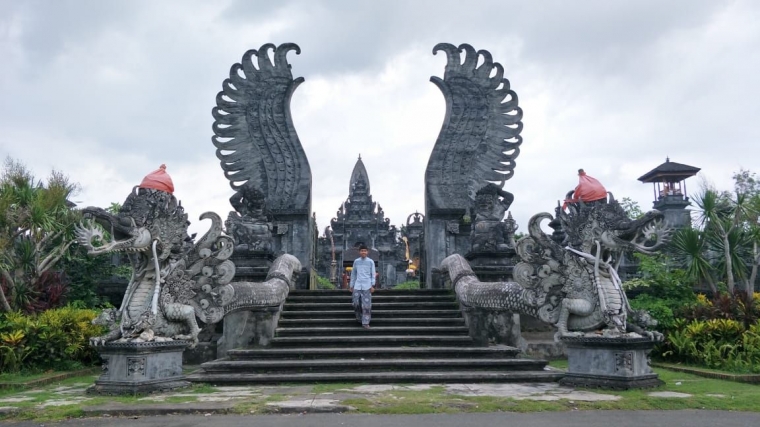 7 Destinasi Wisata Yang Dapat Kamu Kunjungi Di Jembrana Bali Halaman All Kompasiana Com