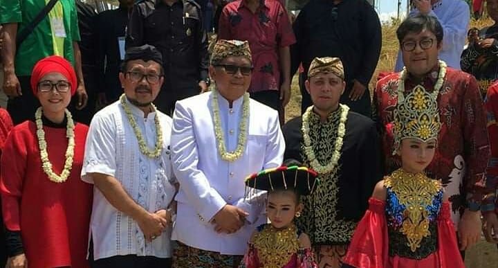 Hasto. Bersama Bupati Cirebon, Anggota DPR-RI Ono Surono dan Selly A Gantina hadir di Midang Cai Raga Kab. Cirebon (doc. Foto infokom) 