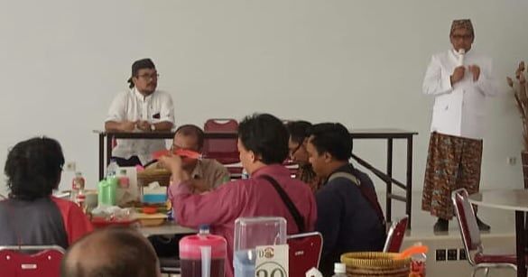 Hasto saat berorasi politik di depan internal PDI Perjuangan Kab. Cirebon (doc. Foto. Infokom) 