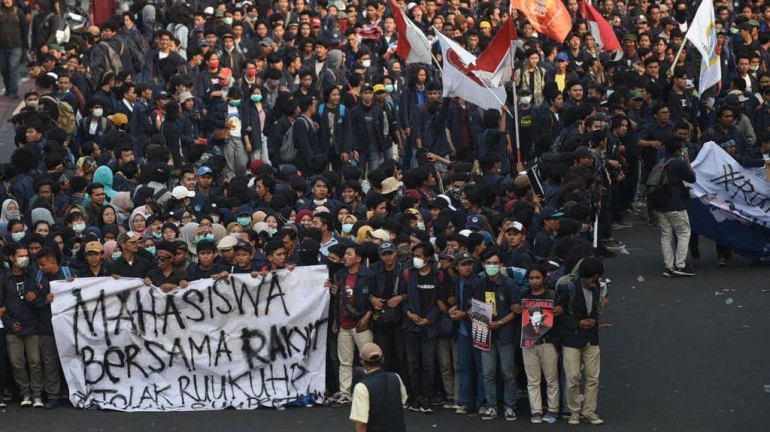 Demonstrasi mahasiswa menolak RKUHP (foto: tirto.id)
