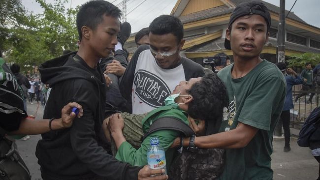 https://www.cnnindonesia.com/teknologi/20190927081305-192-434512/korban-tewas-aksi-mahasiswa-bertambah-netizen-berduka