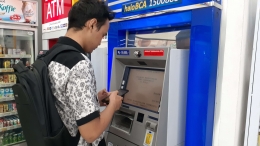 Proses Tarik Tunai Cardless di ATM BCA