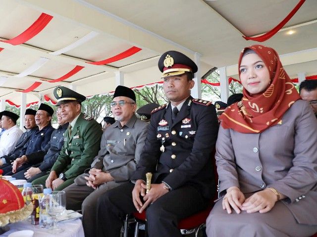 Pratita Nareswari Putri Wijaya (kanan) mengikuti upacara peringatan Hari Kesaktian Pancasila. | dokpri