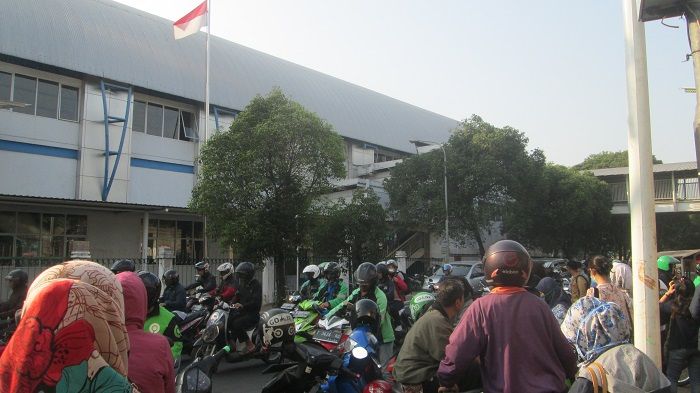suasana dpn stasiun palmerah/dok pri