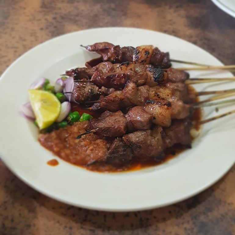 Sate daging khas Cirebon (Dok. Pribadi)