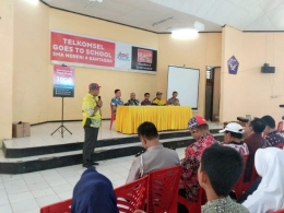 Syahrul Bayan berbicara pada kegiatan Sosialisasi Internet Baik (02/10/19) | dokpri