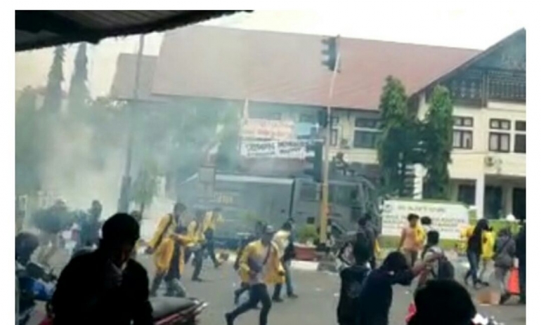 Demontrasi mahasiswa menolak UU KPK-RUU KUHP ((Foto/Riki-waspadaaceh.com))