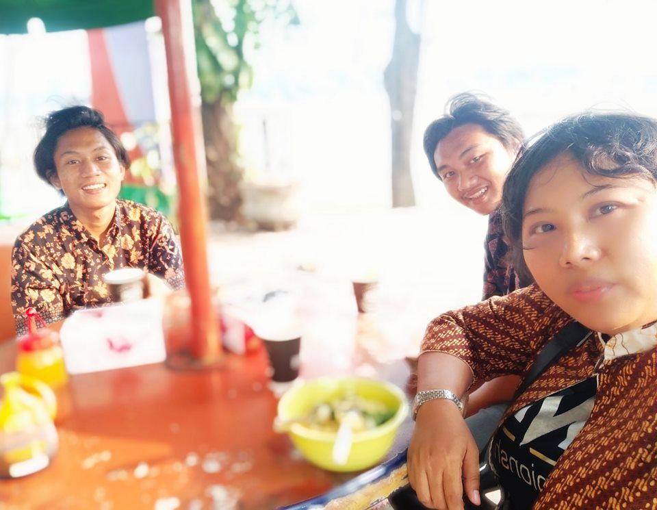 dok.pri dua dari skeian mahasiswa Satra Jawa UI. Dua orang ini berasal dari JAwa TImur, yakni Tuban dan Banyuwangi