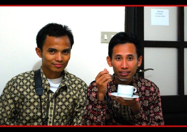 Batik, ciri khas masyarakat Indonesia di luar negeri (Oleh: Rudi Candra, 31/10/2009)