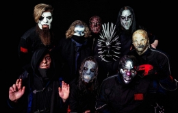 Slipknot juga punya topeng baru (sumber: nme.com)