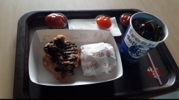 Pepsi bersanding dengan ayam goreng KFC(dokpri)