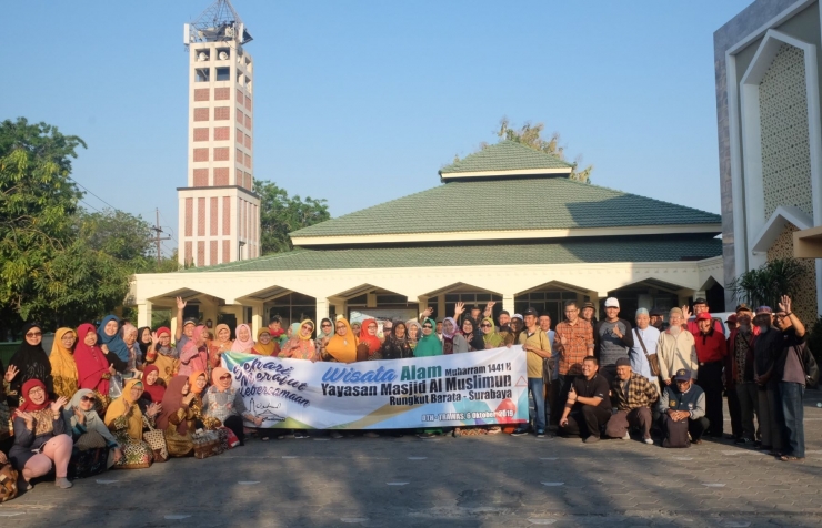 Peserta Wisata Alam foto bersama sebelum berangkat (Dok ABH)