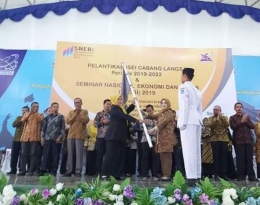 Prosesi pelantikan pengurus ISEI Cabang Kota Langsa periode 2019-2022. Foto: Istimewa.