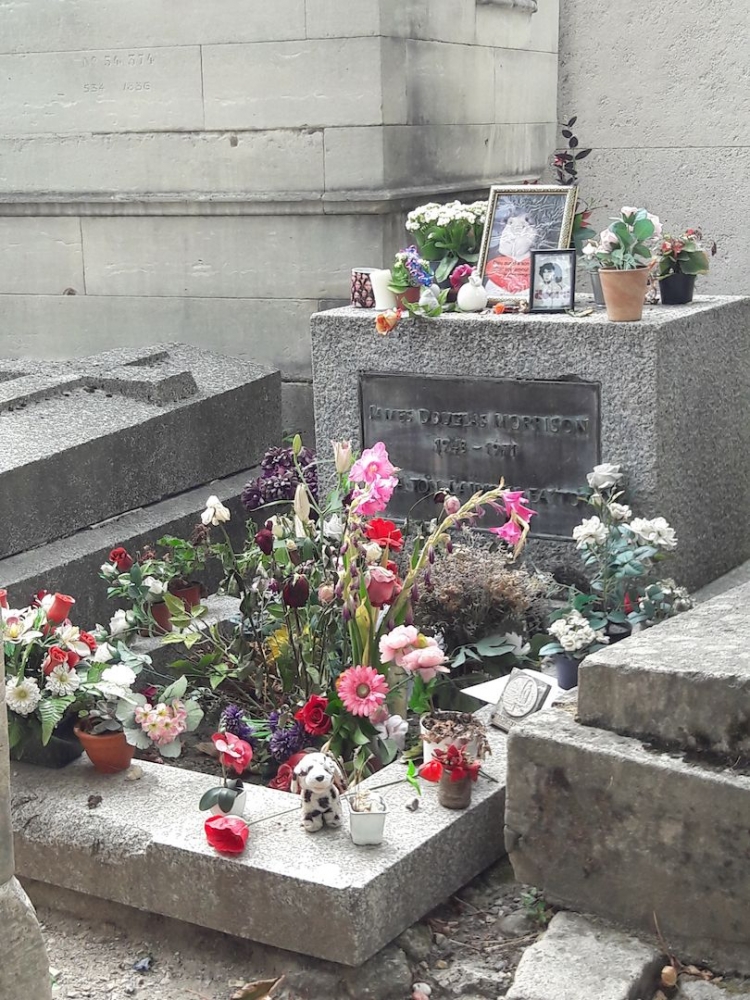 Kondisi makam Jim Morrison di bulan Juli 2019 (foto: Derby Asmaningrum)