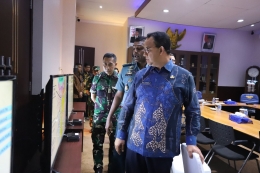 Gubernur DKI Jakarta selesai menjenguk pasien korban rusuh massa dan meninjau Puskodalkes RSAL dr. Mintoharjo (sumber Tim IT RSAL MTH)