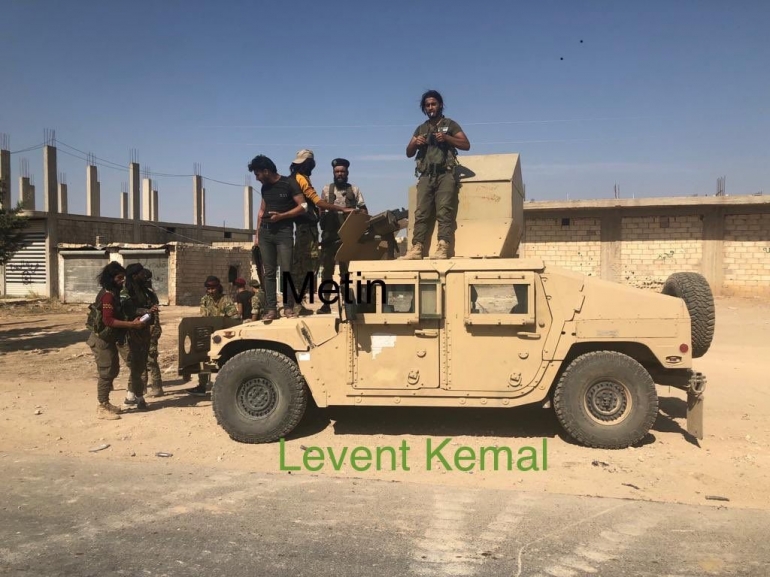 Kendaraan taktis AS untuk SDF dikuasai SNA/FSA. Sumber : twitter.com/levent kemal