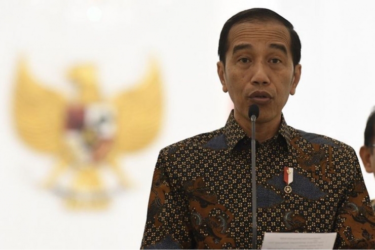 Presiden Joko Widodo menyampaikan sikap tentang rencana pengesahan Rancangan Kitab Undang-Undang Hukum Pidana (RKUHP) di Istana Bogor, Jawa Barat, Jumat (20/9/2019).| Sumber: ANTARA FOTO/Puspa Perwitasari