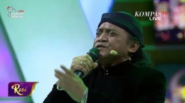 Penyanyi Campur sari, Didi Kempot tampil di acara Rosi Kompas TV (Repro Youtube KompasTV/Rosi)   