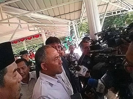  Kepala BNN RI Komjen Pol Drs Heru Winarko SH Bersama Jurnalis dilapangan Balang Padang pasca acara Deklarasi Anti Narkoba dan Menyujudkan Desa Bersinar